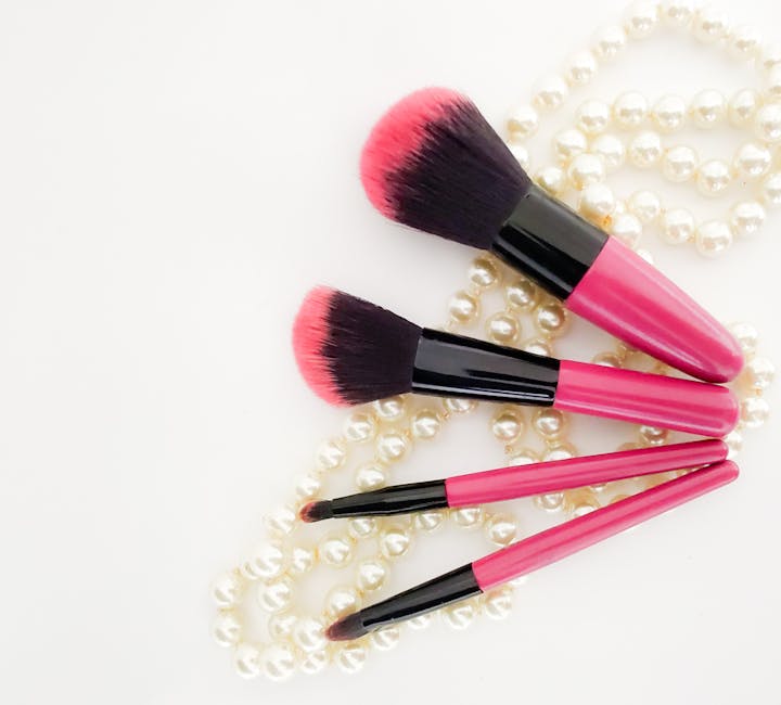 6 Essential Sustainable Fashion and Accessories for Eco-Conscious Living